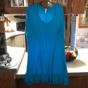 Gorgeous blue tunic by LULAROE.  Size 3X